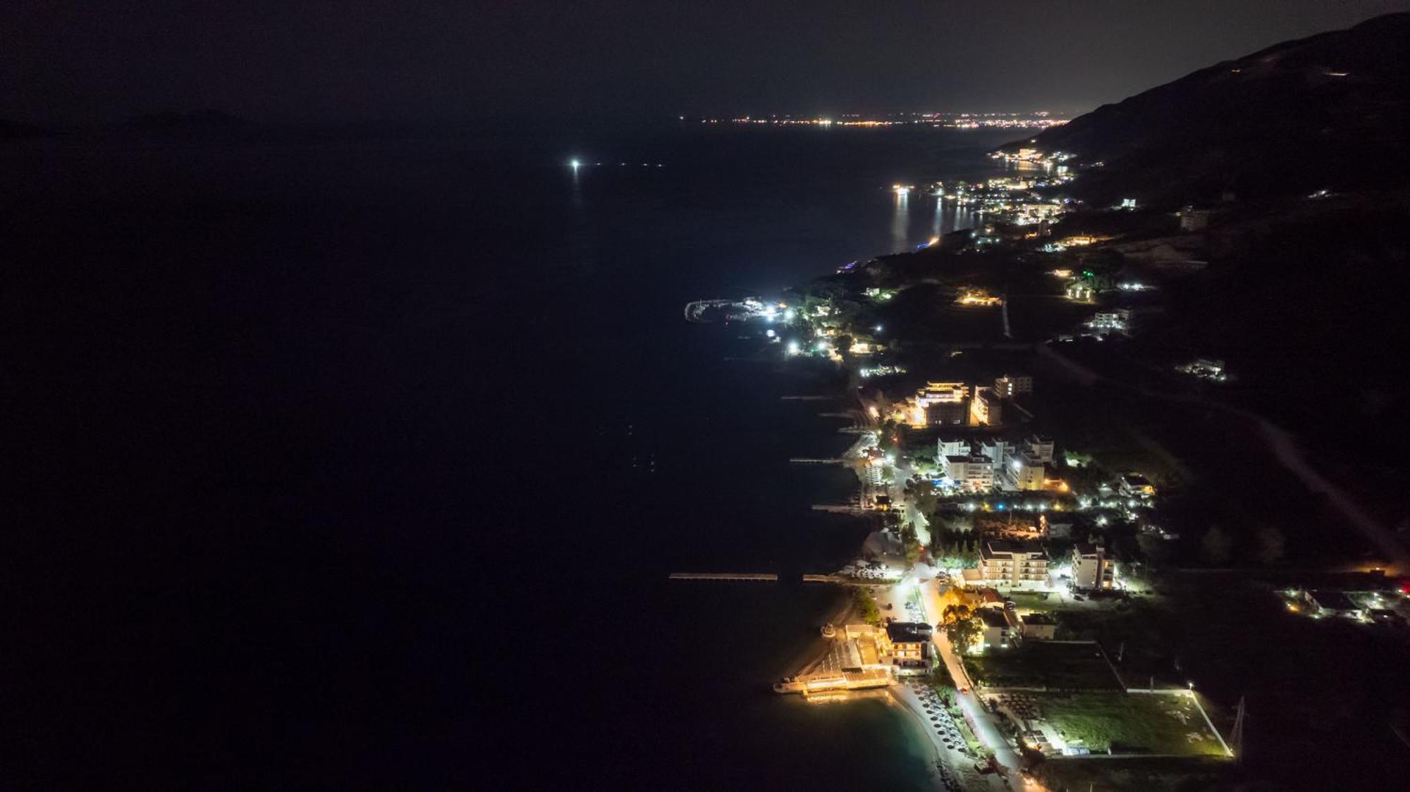 Hotel Nika Radhimë Esterno foto